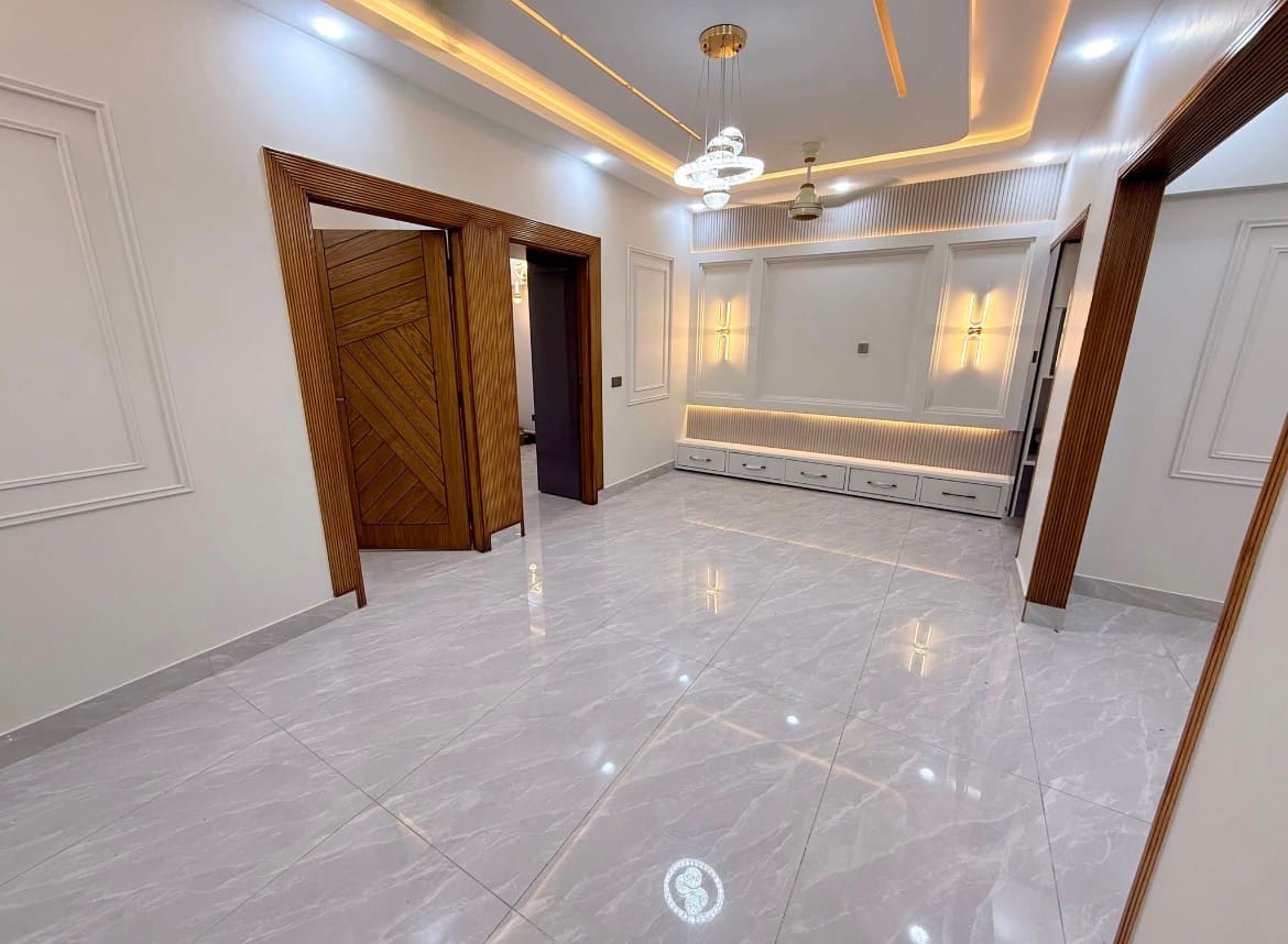 Elegant 2 Bed DD Apartment | Modern Living at Its Finest